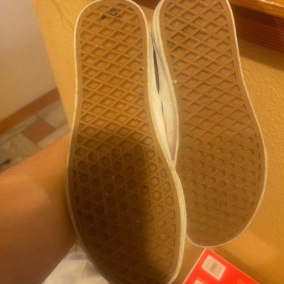 VANS - Picture 8 of 9